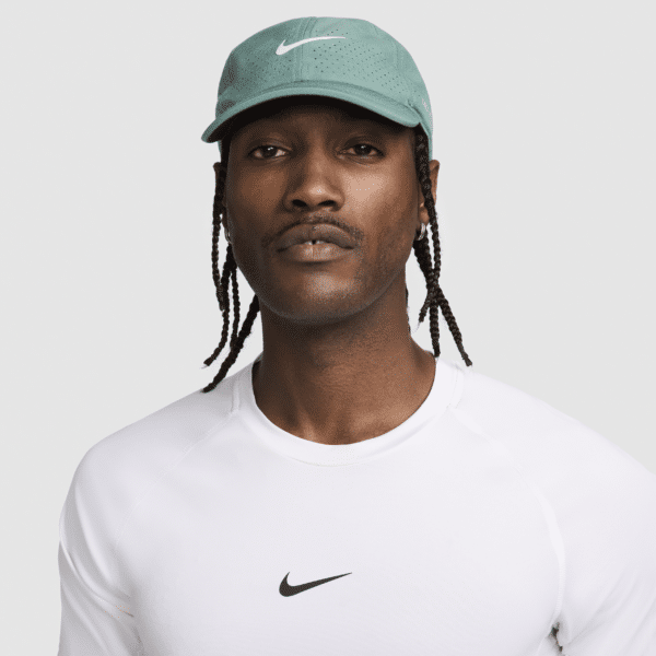 Nike Dri-FIT ADV Club-ustruktureret tenniskasket - grøn